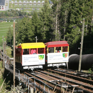 Kre-22-01_Bahn 10 _ beide Zuege