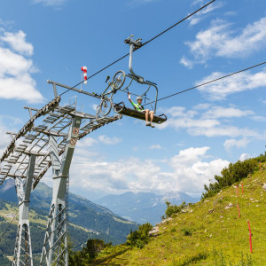 Nassfeld - bergwärts geht es per Seilbahn. Im Bild die Gartnerkofelbahn