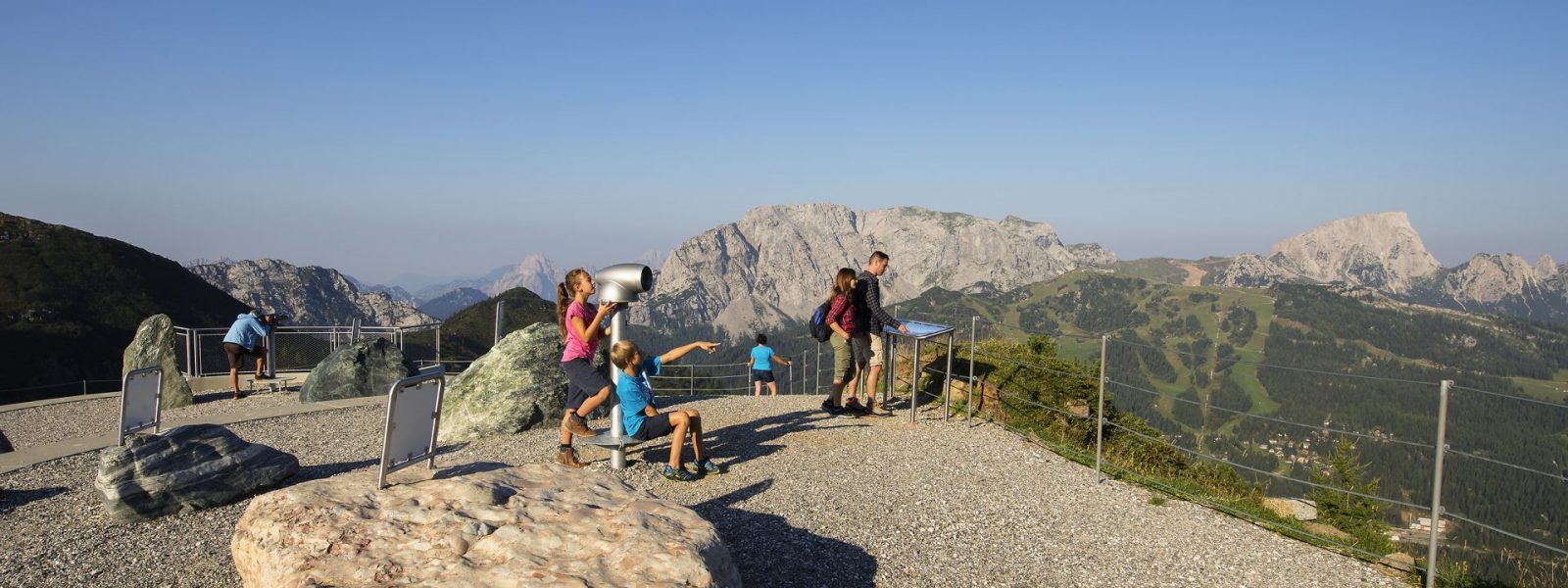 Panoramablick am Nassfeld auf Rosskofel (links) und Trogkofel (rechts)