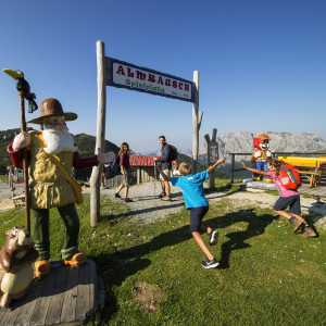 Nassfeld - der Bergspielplatz Almrausch nahe der Gartnerkofelbahn-Bergstation ist eine von zahlreichen Attraktionen für Kids