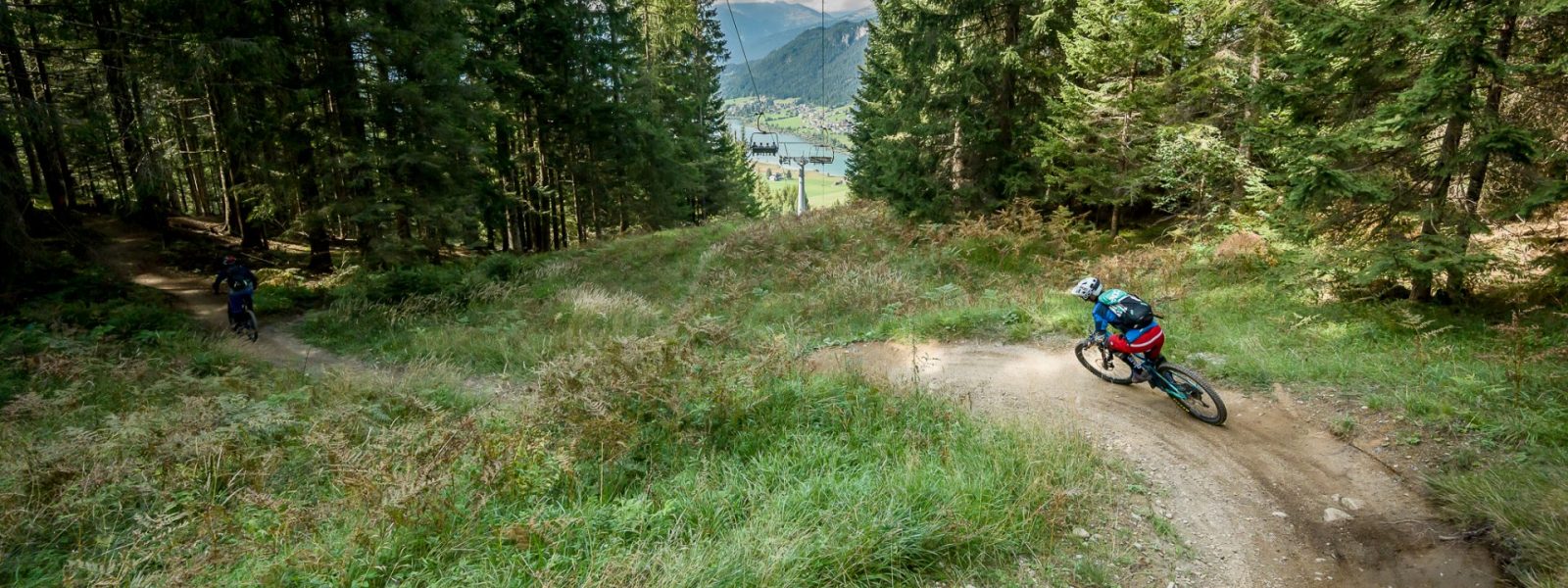 Mountainbiken am Weissensee auf Naturtrails talwärts