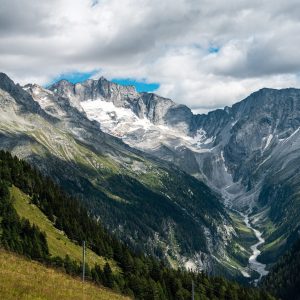 Blick auf die Hochalmspitze (3.360 m) und den Talschluss des Seebachtals