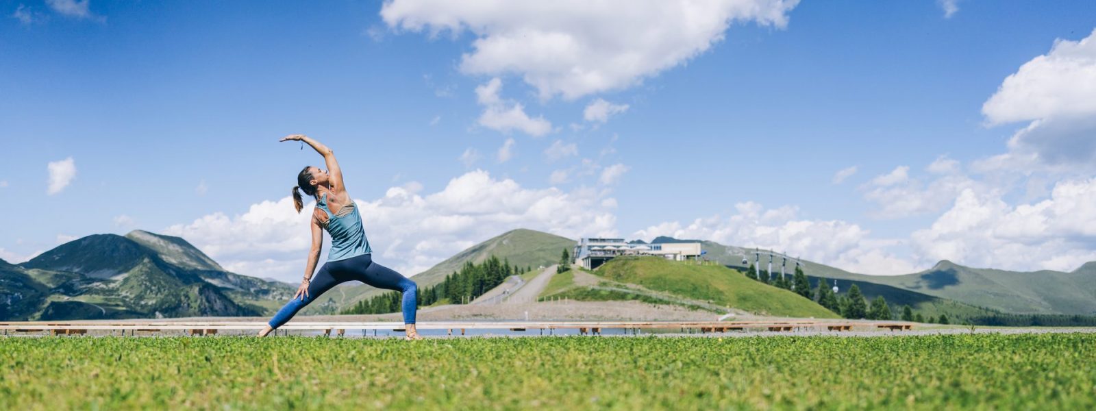 Kärntens 1. Mountain Yoga Trail: Namasté auf knapp 2.000 Meter Seehöhe bei der Bergstation der Biosphärenparkbahn Brunnach