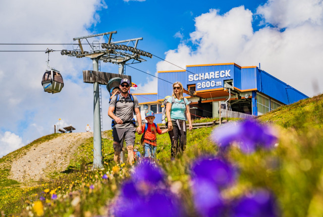 ÖFFNUNGSZEITEN – Sommer-Seilbahnbetrieb in Heiligenblut:
Heiligenblut – SCHARECK:
2. Juli – 3. September 2023 (täglich außer Mittwoch und Samstag)
GLETSCHERBAHN:
2. Juli – 3. September 2023 (täglich außer bei Schlechtw…
